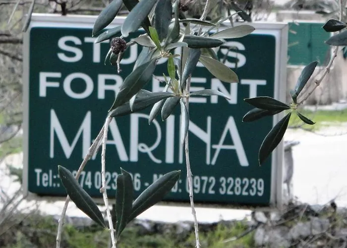 Marina *